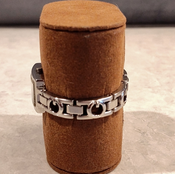 GUESS WOMEN'S SILVER TONE "G" LINK WATCH WITH BLACK DIAL LINK EXTENTION G66551L - Picture 5 of 12